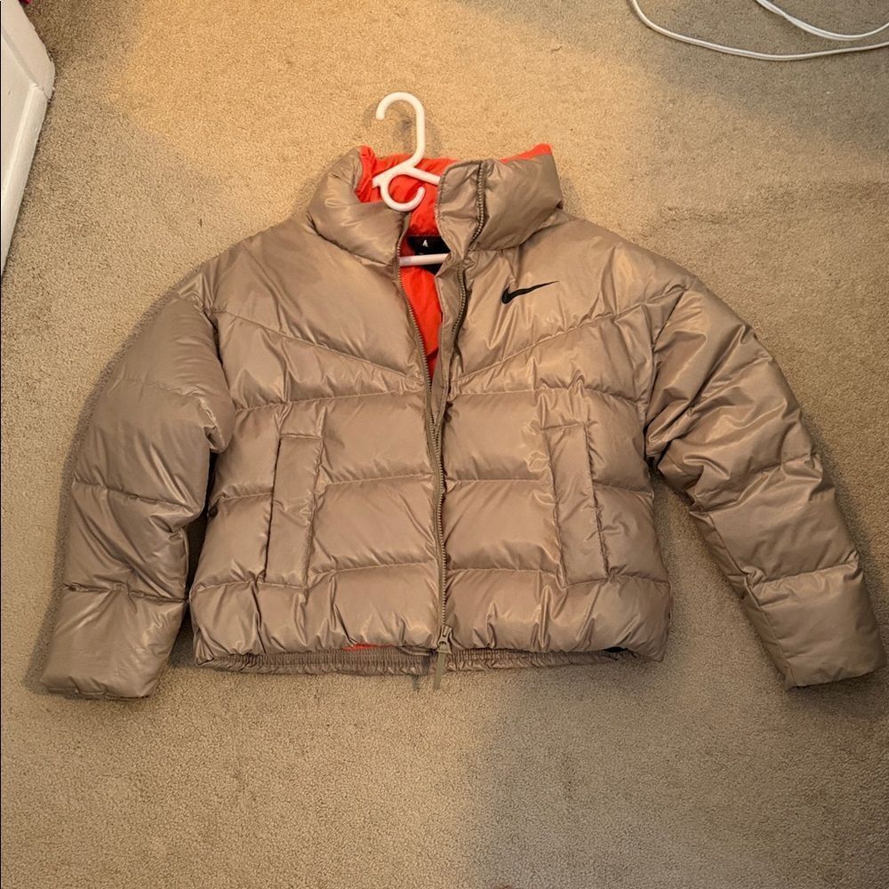 Nike New Women’s Puffer Jacket - bronze small